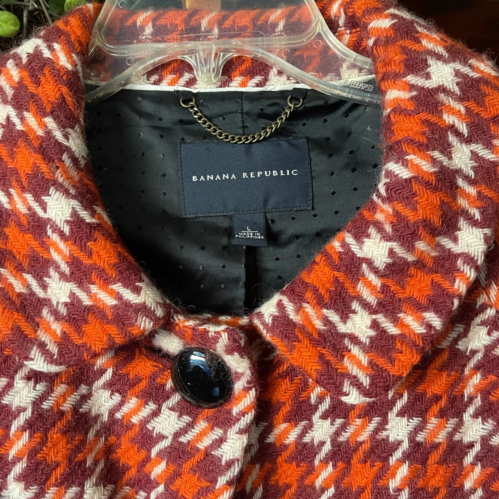 Banana Republic Orange Red and Black Houndstooth Teddy Jacket.